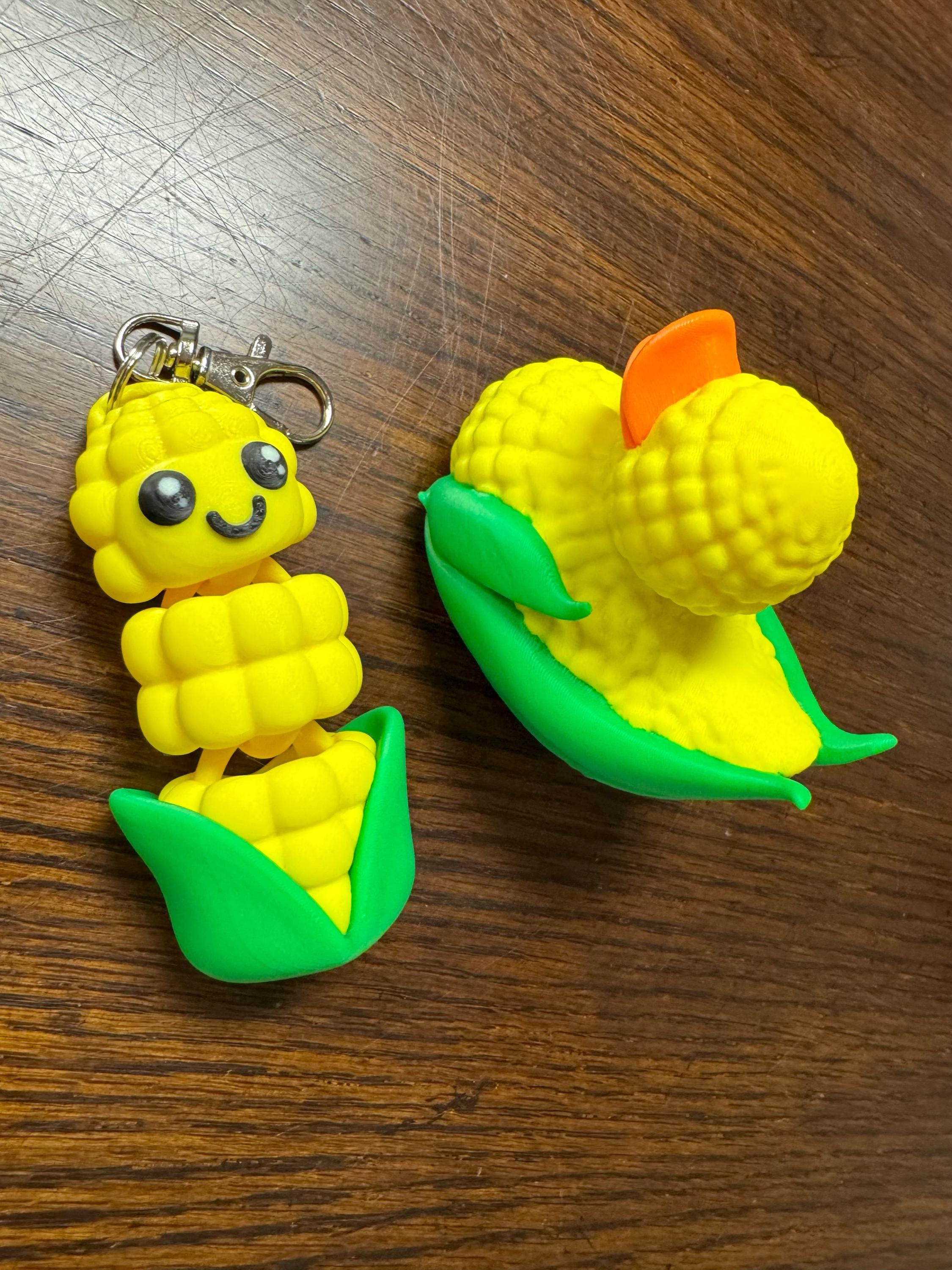 Flexi Corn on Cob Keychain Clip On Gift for UN Husker Fans Articulated Corn Nibbler Stress Free Toy 3D Printed Fan Fare for NCAA Big 10 Ball