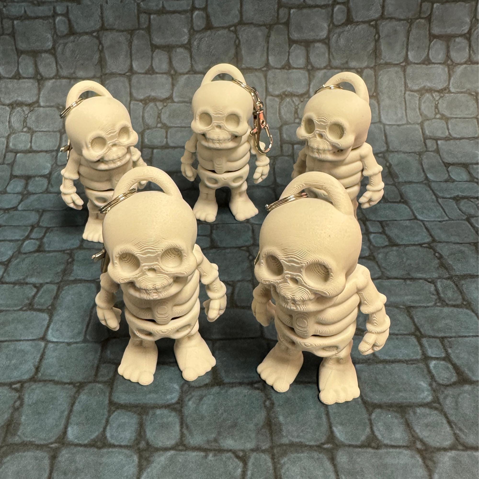 Brain Clicker Fidget Skull Toy Keychain 3D Printed Articulated Halloween Fidget Backpack Charm Spooky Party Favor Trick or Treat Bulk Gift