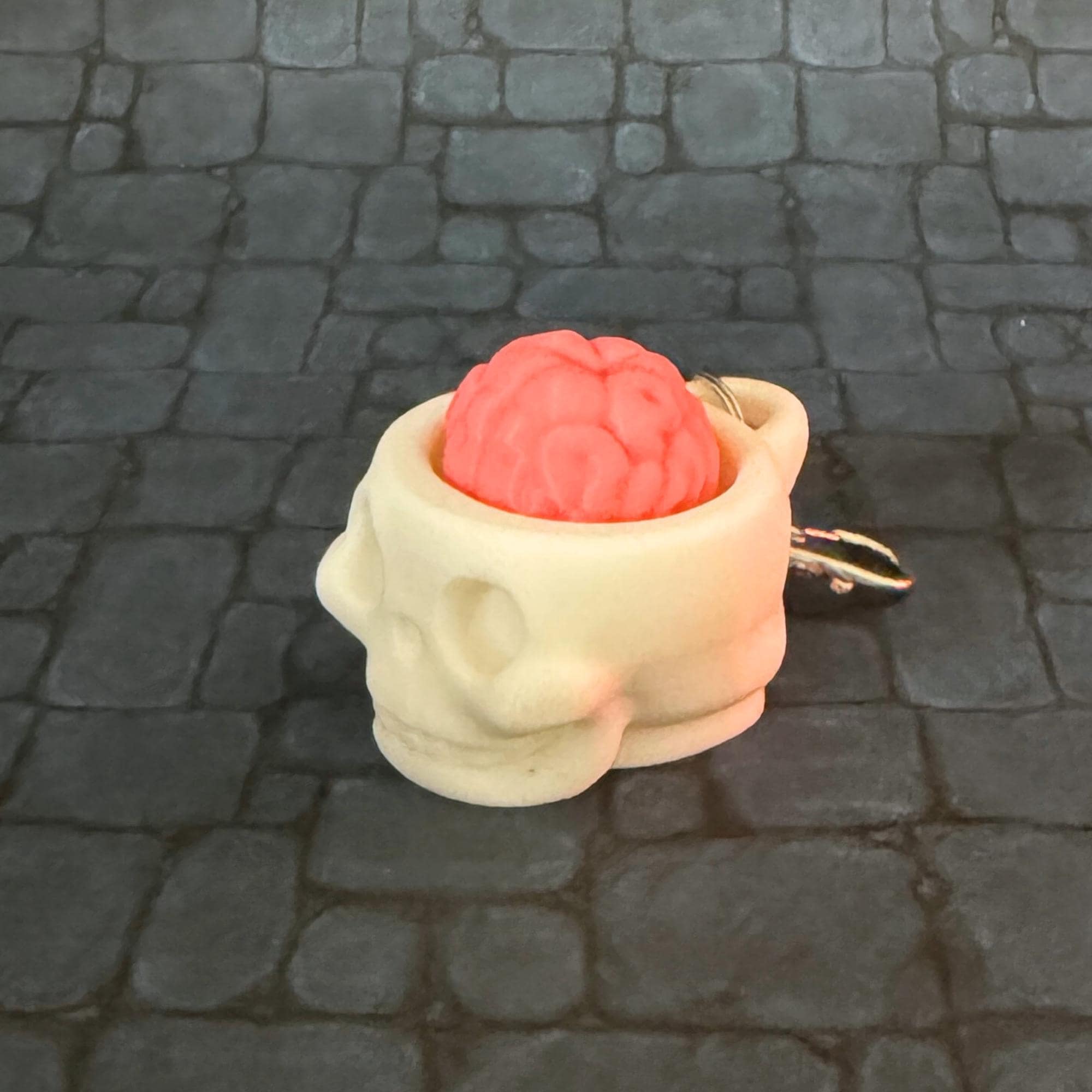 Brain Clicker Fidget Skull Toy Keychain 3D Printed Articulated Halloween Fidget Backpack Charm Spooky Party Favor Trick or Treat Bulk Gift