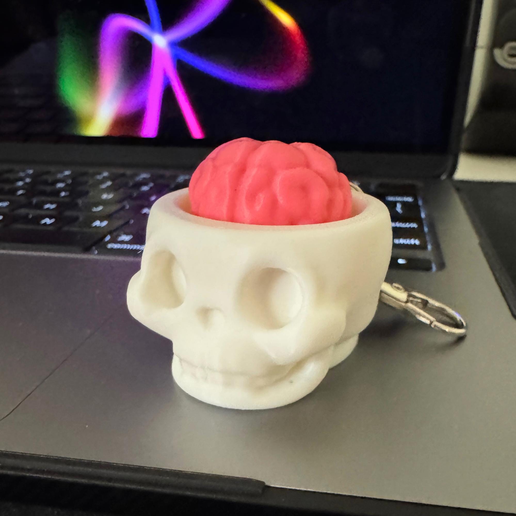 Brain Clicker Fidget Skull Toy Keychain 3D Printed Articulated Halloween Fidget Backpack Charm Spooky Party Favor Trick or Treat Bulk Gift